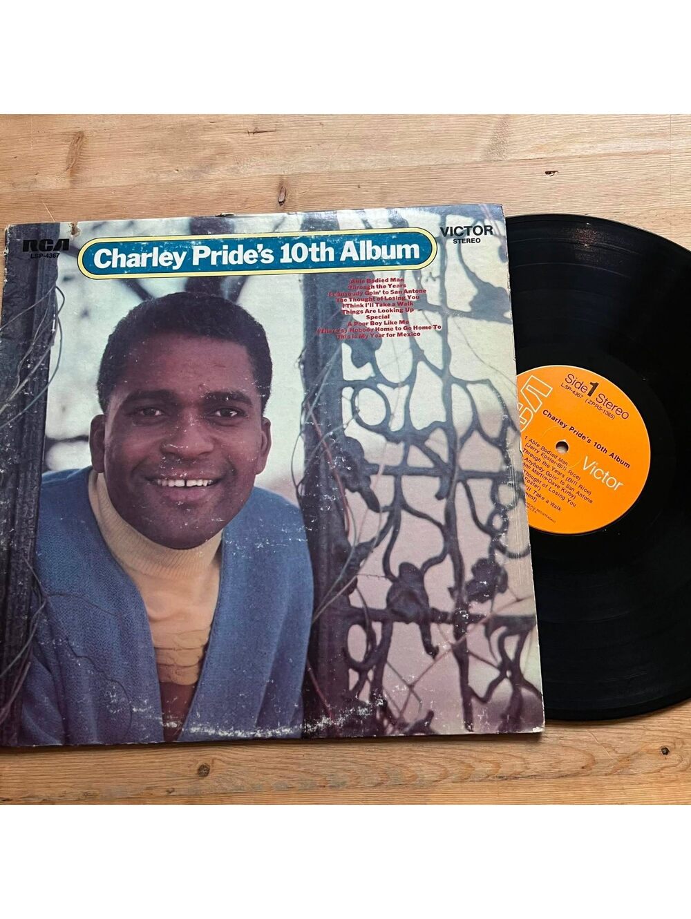 Charley Pride - Charley Pride's 10th Album 33rpm VG+ VR15